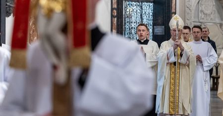 Prymas Polski reaguje na śmierć papieża. Mówi o "szpitalu polowym"