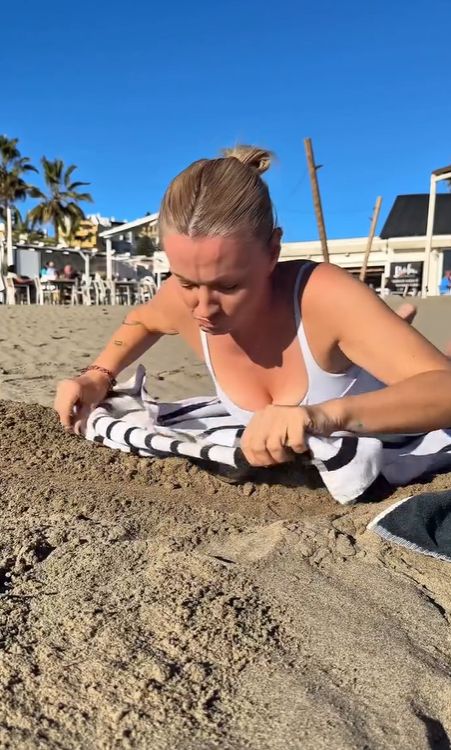 Dorota Szelągowska na plaży