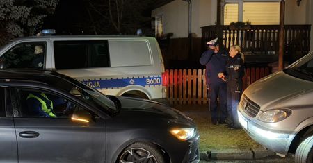 Jelenia Góra w żałobie. Po śmierci 11-latki  uczniowie dostaną wsparcie psychologiczne