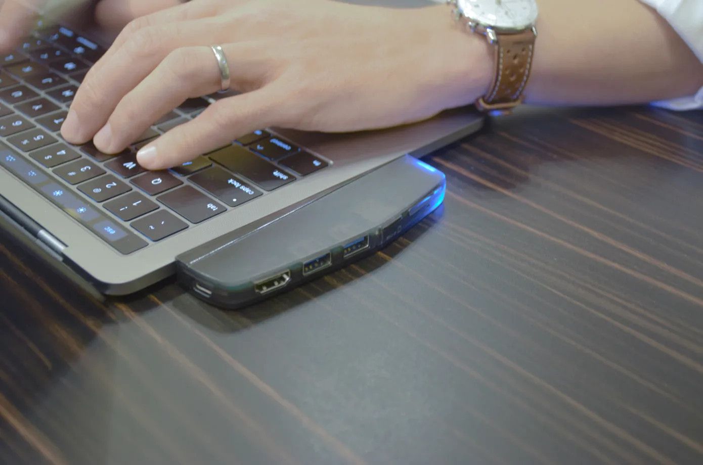 Niecodzienne połączenie HybridDrive. Hub USB, HDMI i czytnik z… dyskiem SSD 1