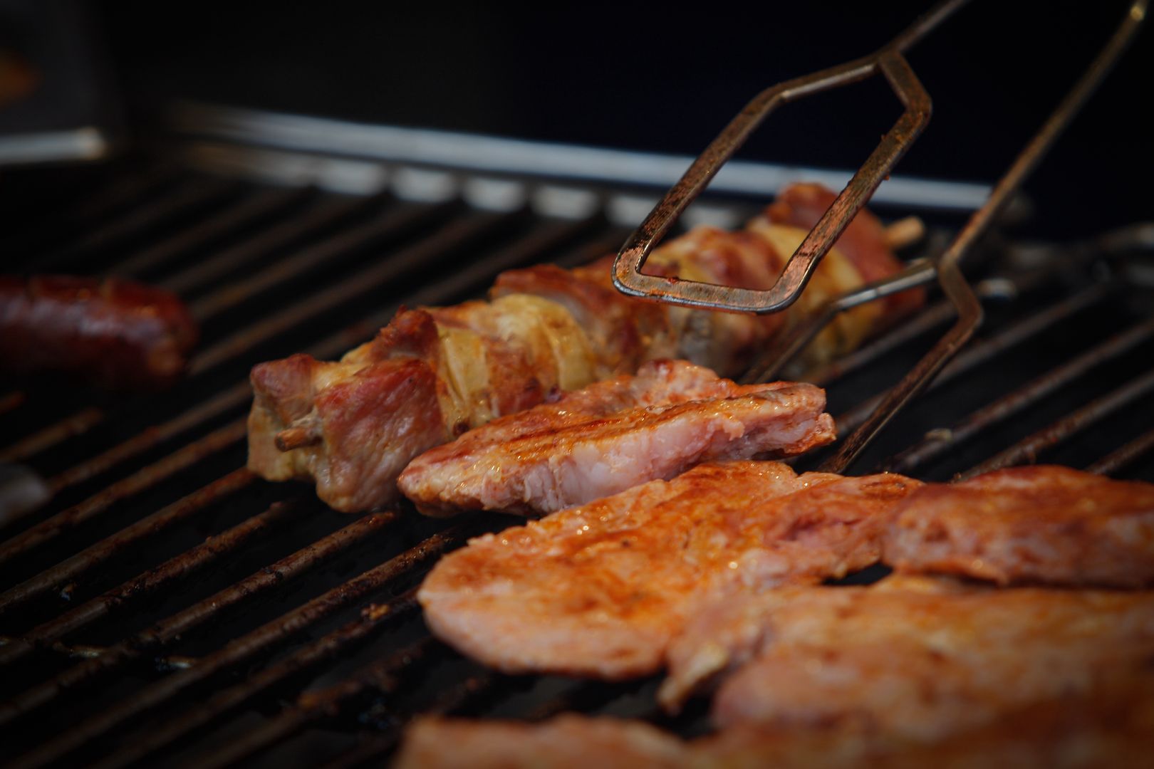 Majówka 2020. W tym roku grillowanie na świeżym powietrzu nie jest wskazane