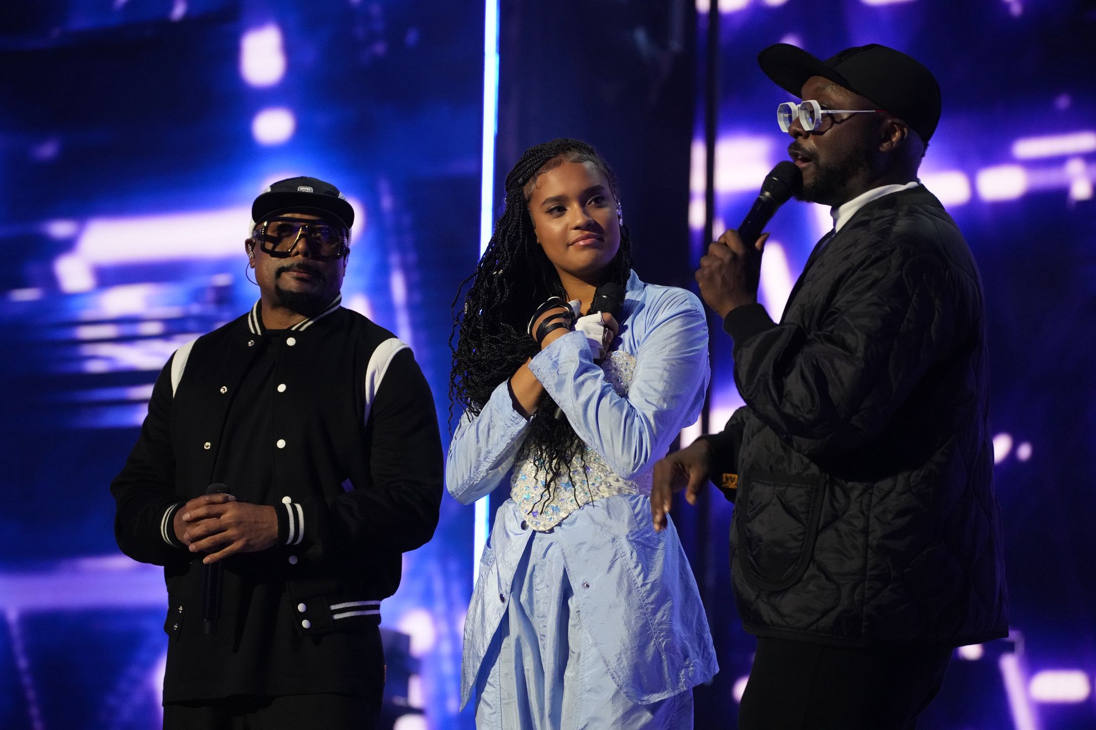 Sara James zaśpiewała z Black Eyed Peas