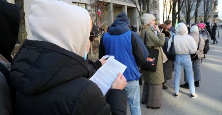 Kolejki po paszport. Wojewoda otwiera urzędy w soboty