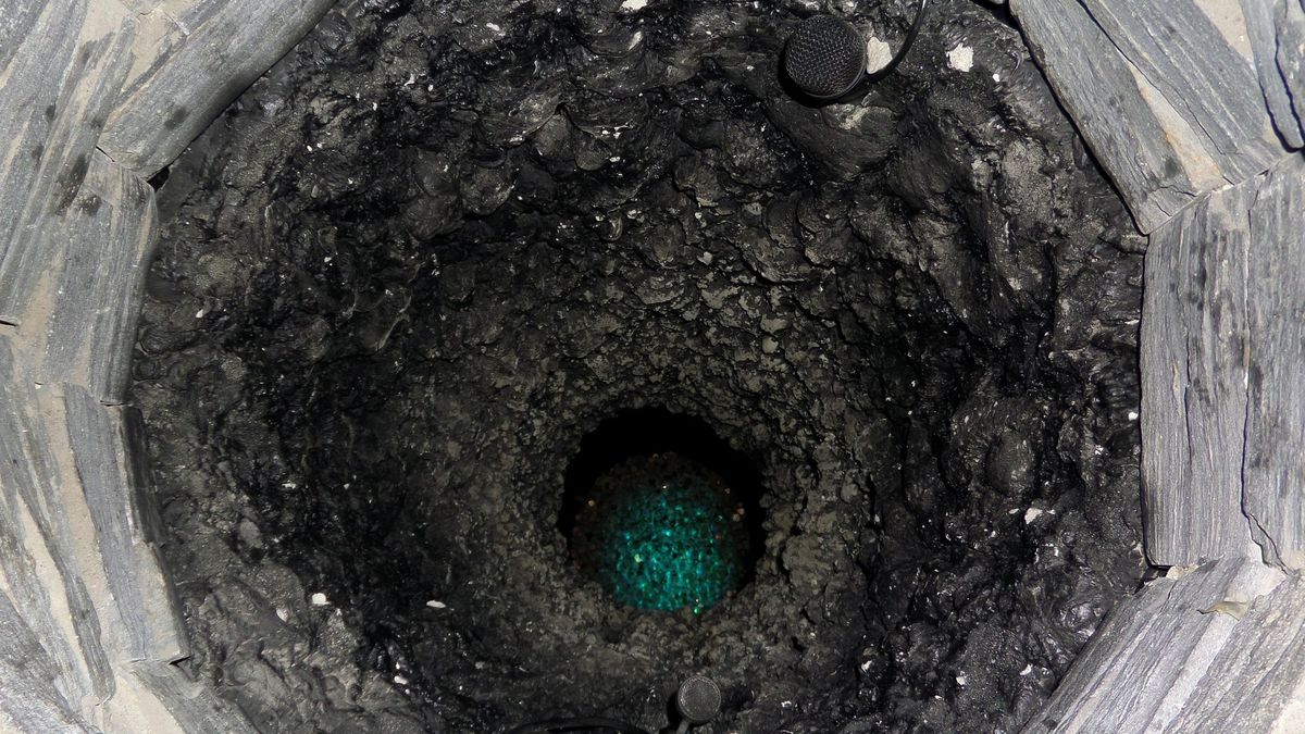 Kobieta wpadła do studni znajdującej się na cmentarzu. (zdjęcie poglądowe)