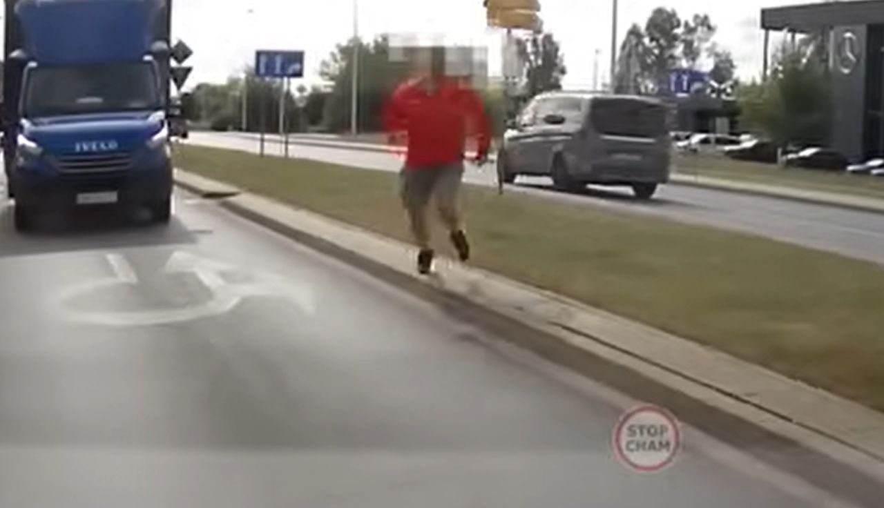 "Obudził się w nim demon". Kierowca dostawczaka nagrany