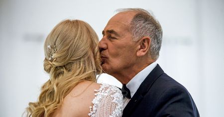 Młodsza żona zawsze zdradza? Strasburger zabrał głos