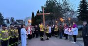 Mnóstwo wiernych na Drodze Krzyżowej w parafii w Wierzbicy