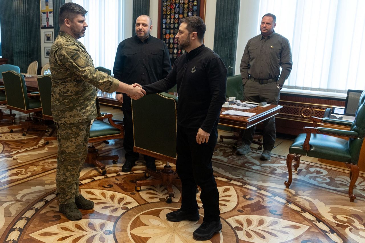 Zelensky outlines defense goals, preps for London talks