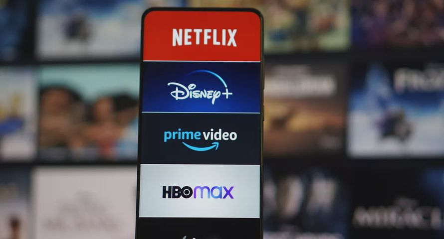 Polacy oglądają serwisy streamingowe chętniej niż Czesi, Rumuni czy Węgrzy