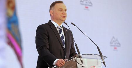 "Żart" Dudy o Tusku, pielęgniarce i cewniku. Publiczność zachwycona