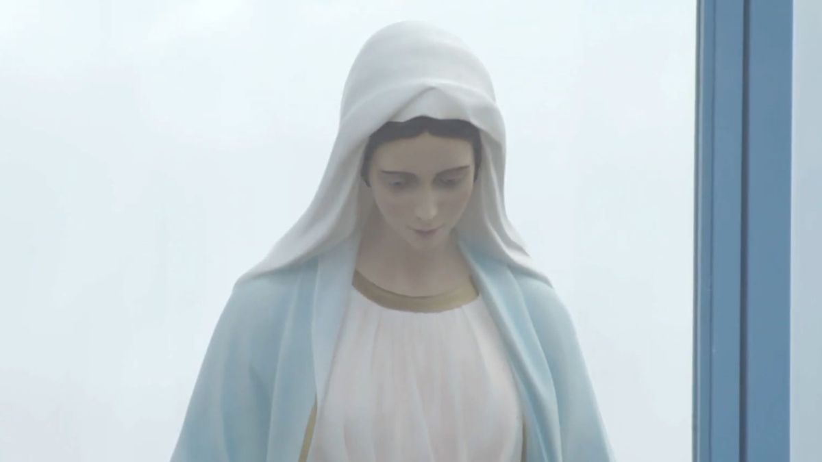 Figurka płacząca krwią to oszustwo?