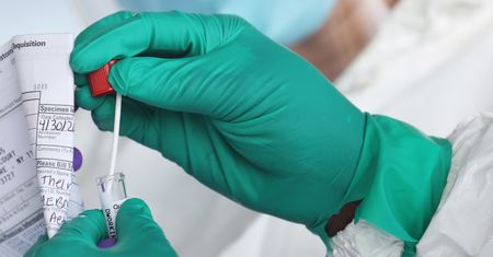 Przed nami wariant Lambda? Ekspert ostrzega: wkrótce może nam zabraknąć liter