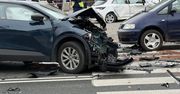 Warszawa: Kierowca z zatrzymanym prawem jazdy spowodował zderzenie pięciu aut