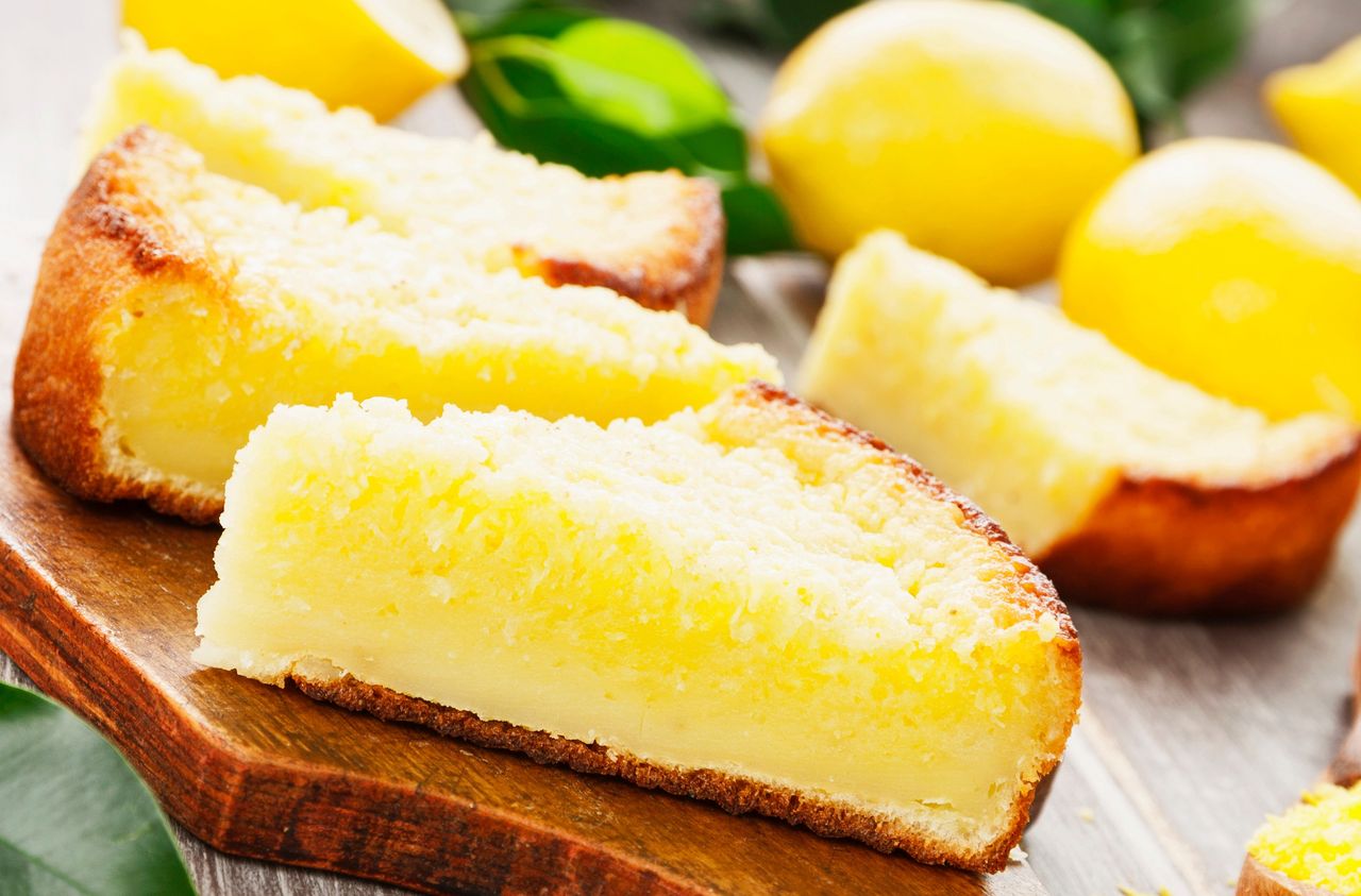 Raj ma smak cytryny i kokosa. Ta tarta to udowadnia