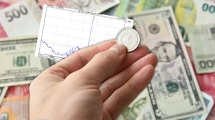Dolar drożeje na potęgę. Pionowa linia w górę. Powód jest jeden