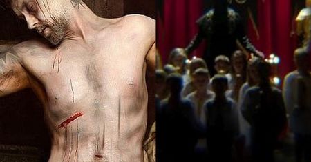 Nergal znowu prowokuje. W nowym teledysku udaje ukrzyżowanego Jezusa i pluje krwią... (WIDEO)
