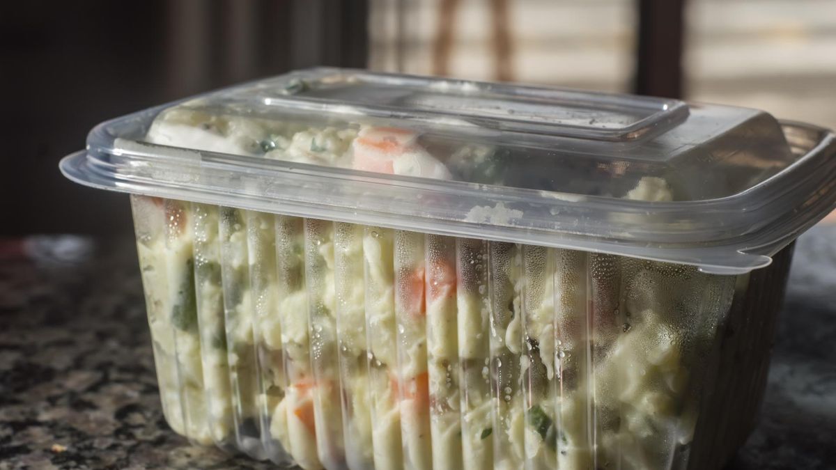 Których produktów nie powinno trzymać się w lodówce?