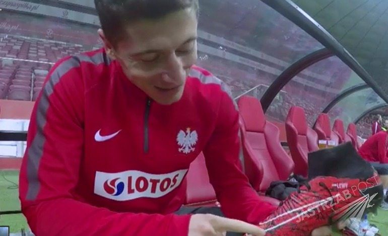 Robert Lewandowski pokazał swoje nowe, specjalnie dla niego zaprojektowane buty. Mają wiele magicznych i ważnych dla piłkarza symboli