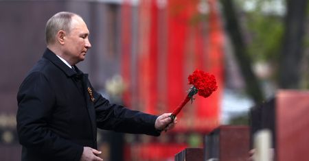 Przemówienie Putina w Dniu Zwycięstwa. Ekspert o polskim wątku