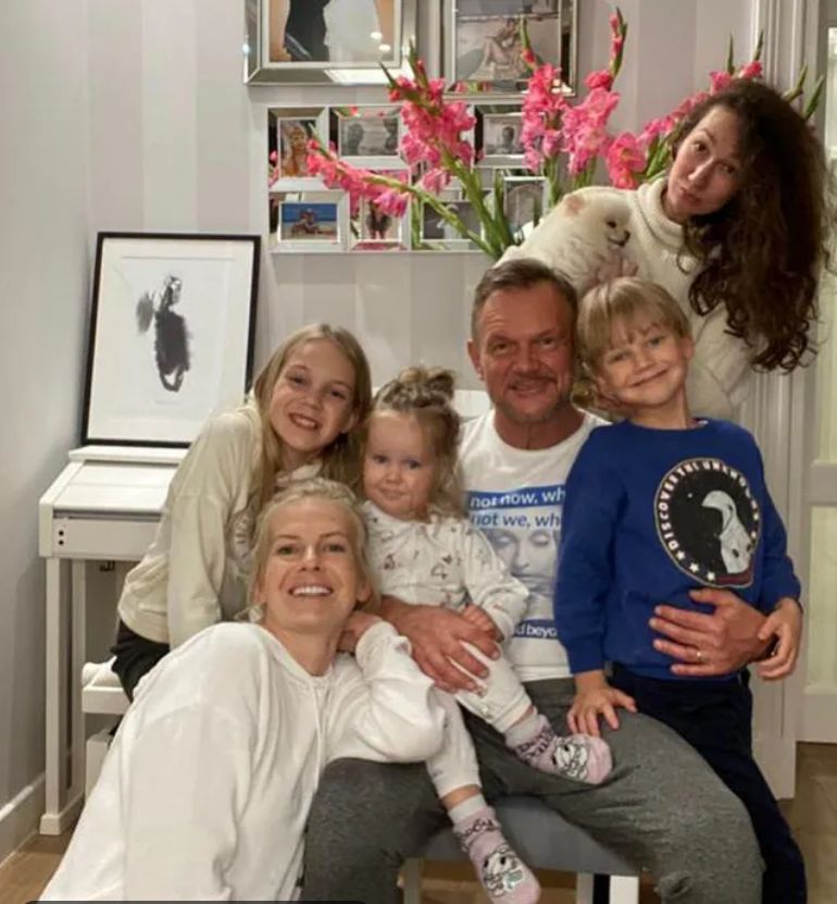 Cezary Pazura z dziećmi i Edytą Pazurą