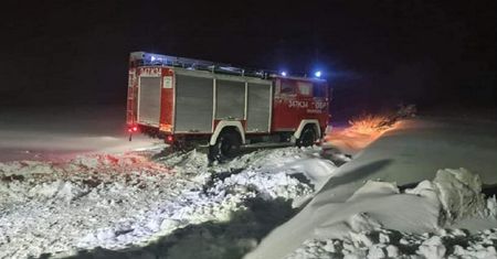 Zmarła 70-latka. Pomoc nie dotarła przez opady śniegu