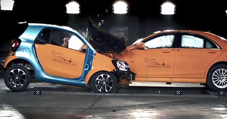 Nowy Smart ForTwo kontra Mercedes klasy S