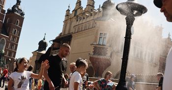 Prognoza pogody na wakacje. Upały, słońce i burze czekają na Polaków