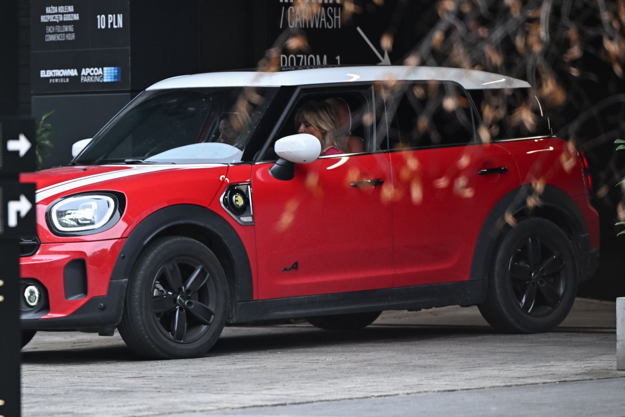 Patrycja Markowska łamie przepisy ruchu drogowego