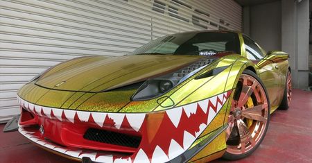 Ferrari 458 Spider z paszczą rekina