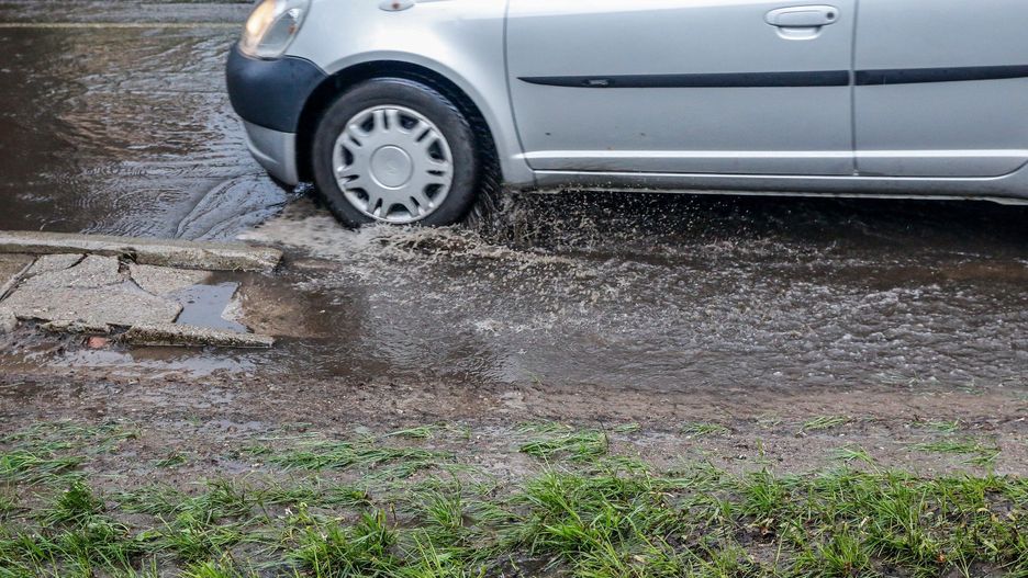 Opady deszczu znowu zalały ulice w Gdańsku