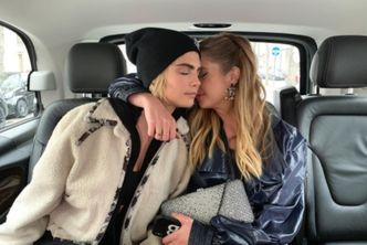 Cara Delevingne i Ashley Benson ZARĘCZYŁY SIĘ? Fani dostrzegli pierścionki na ich palcach