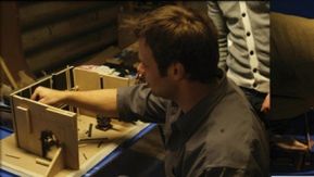 Gra zrobiona z kartonu i kleju 1