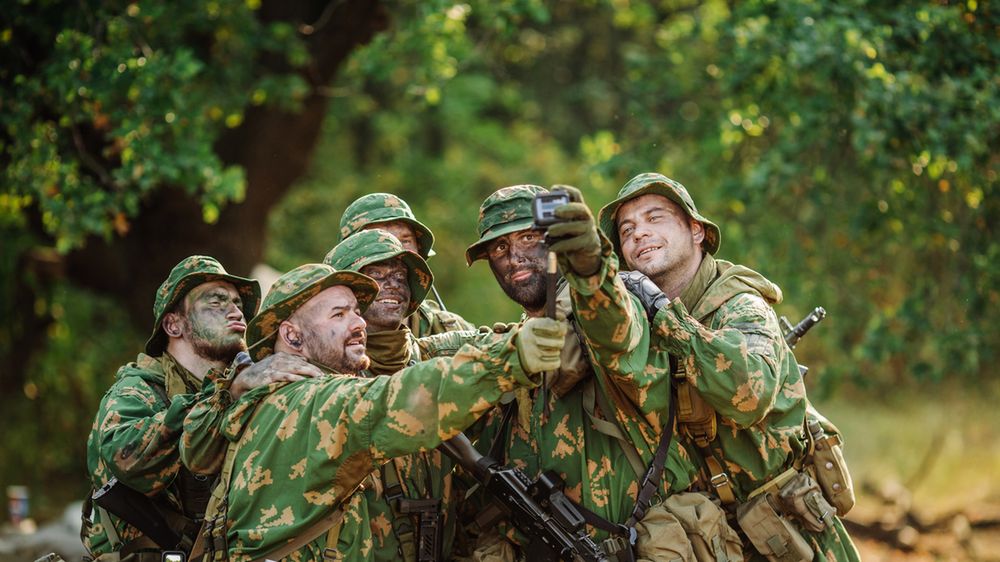 Dlaczego na wyjazd do lasu zabieram ze sobą hybrydę i 4 telefony? 1