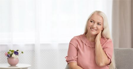 Objawy menopauzy – jak rozpoznać początek przekwitania? Poradnik dla kobiet