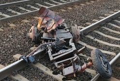 Tragedia na przejeździe kolejowym w Jackowie. Wjechał traktorem pod pociąg Intercity