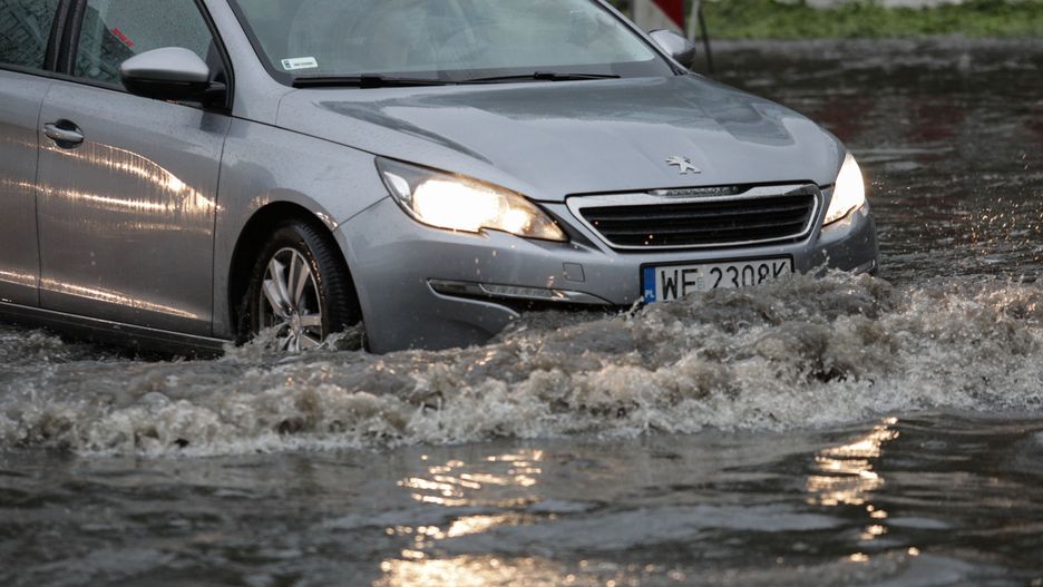 Warszawa. Ratusz znalazł powód zalania Wisłostrady