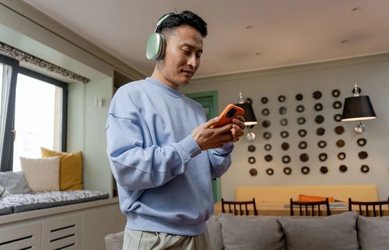 Facebook da zarobić na publikowanych zdjęciach i postach