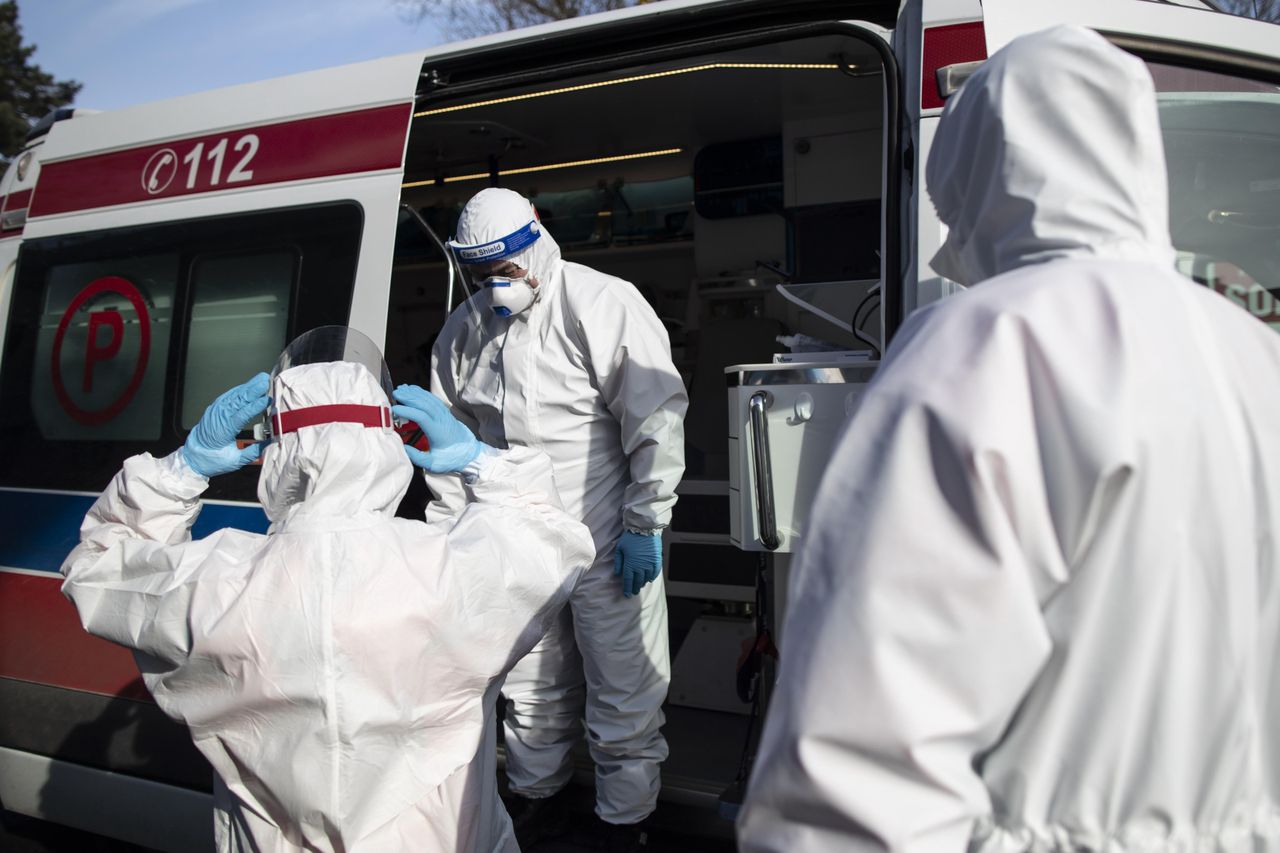 Członek Rady Medycznej o obostrzeniach: grupa doradców oczekiwała czegoś innego