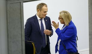 Nagrody w ministerstwach. Rząd Donalda Tuska zatrudnia coraz więcej urzędników