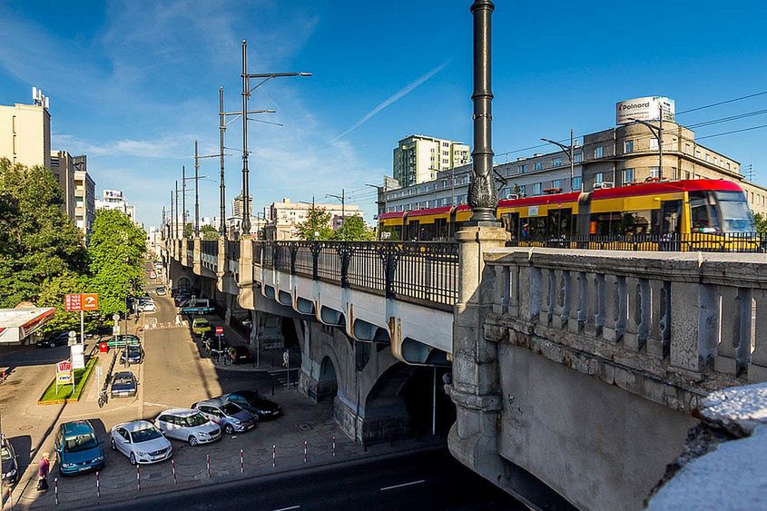 Warszawa. Umowa na budowę dwóch wind przy moście Poniatowskiego