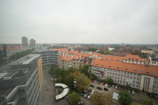 16 mm, 1/60 s, f/22, ISO 2500, 0.7