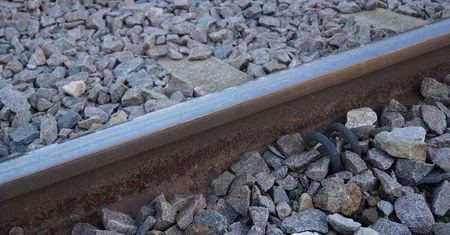 Przechodziła przez tory w niedozwolonym miejscu. Wjechał w nią pociąg