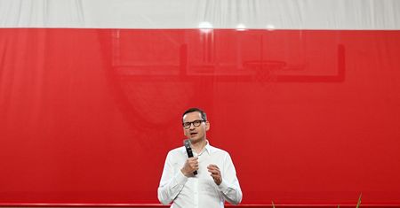 "Obdzwonieni" dziennikarze. Premier prosi o "rozreklamowanie"