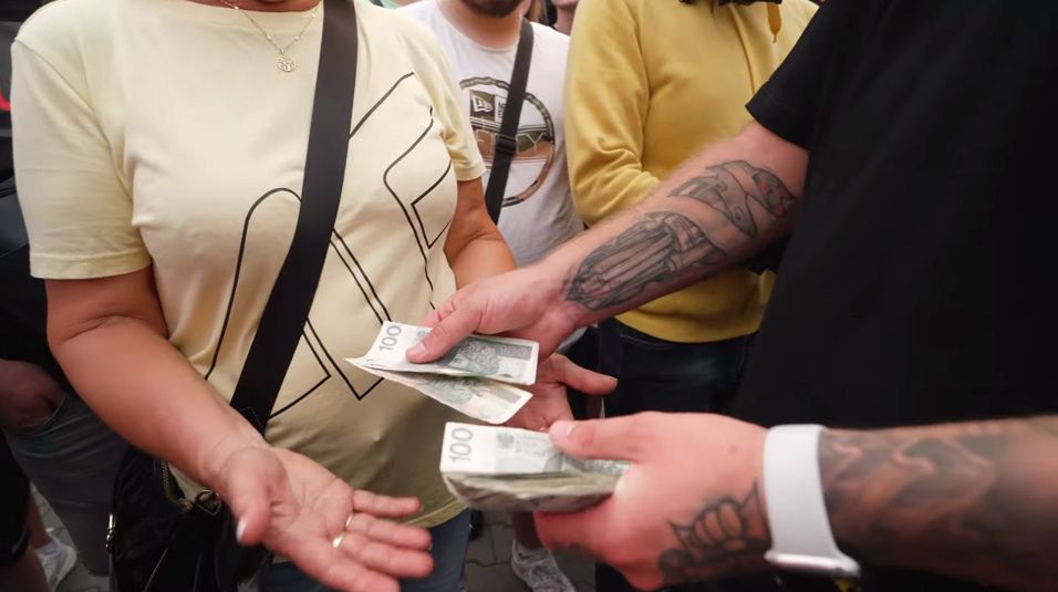 Influencer Budda rozdaje milion złotych