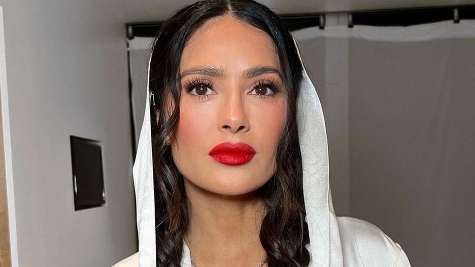 Salma Hayek pozuje w bikini