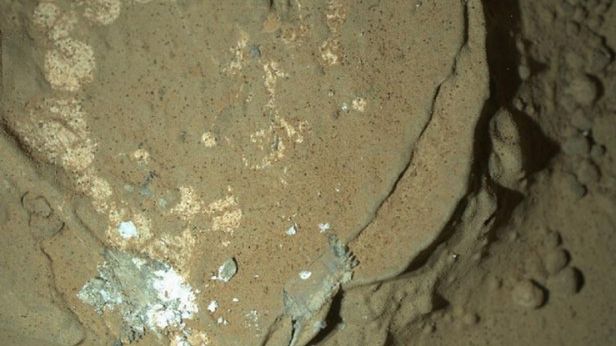 Pierwsze nocne zdjęcia Mars Rover Curiosity 1