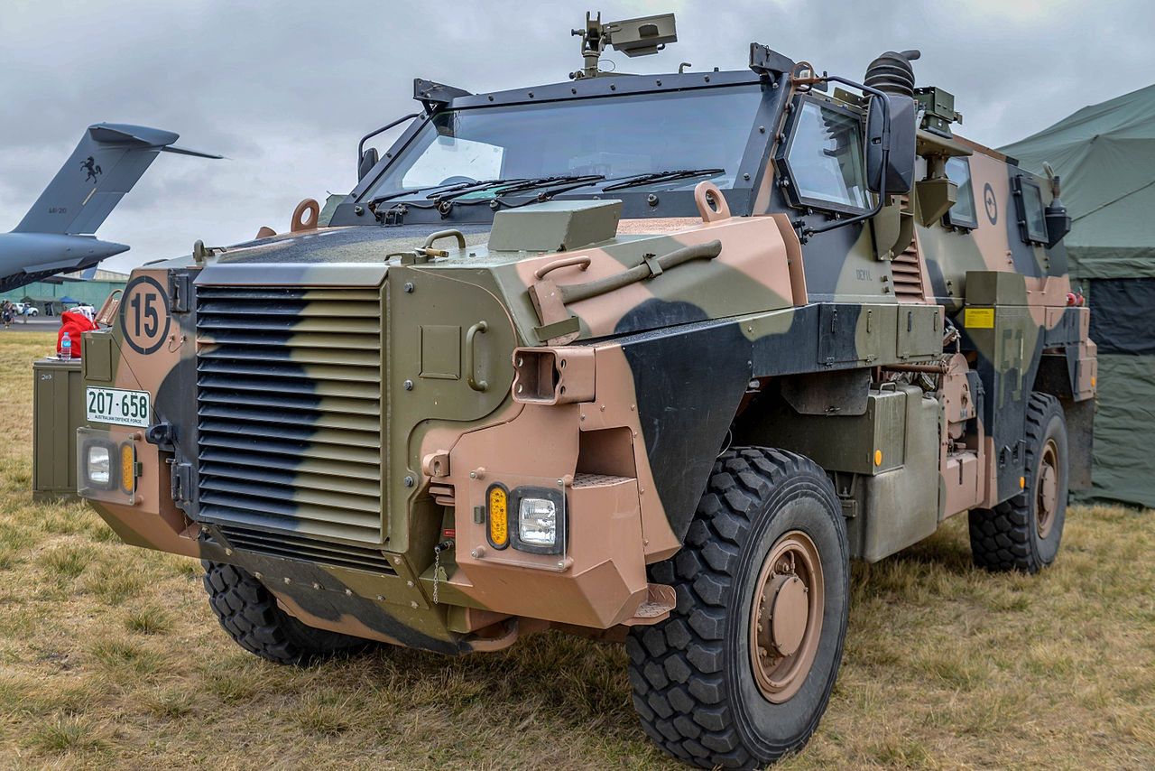 Australia przekazała Ukrainie sprzęt wojskowy. To warte 38 mln dolarów Bushmastery
