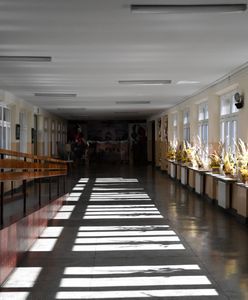 Warszawa. Ratusz o nauce zdalnej: "to mocno spóźniona decyzja"