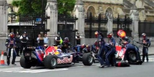 Bolidem F1 przed Parlamentem w Londynie!