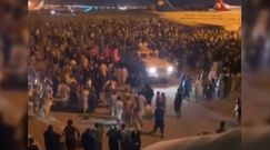 Panika na lotnisku w Kabulu. Tłumy próbują uciec ze stolicy Afganistanu